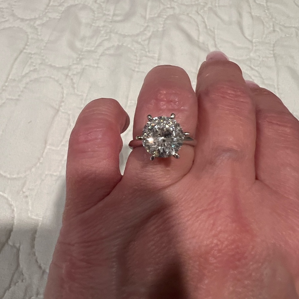 Elegant Silver Solitaire Ring